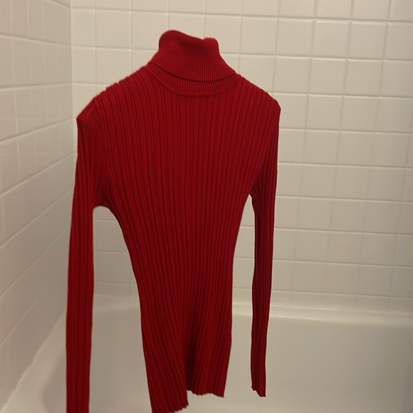 It’s Our Time Turtleneck red sweater, size L. Stretchy, soft and delicate - Picture 11 of 17
